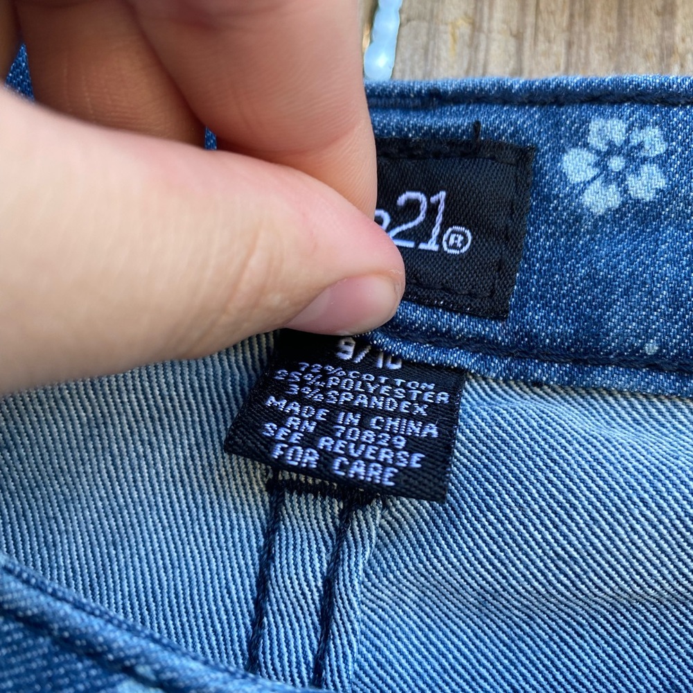 Rue21 Floral Printed Jeans - Picture 5 of 6